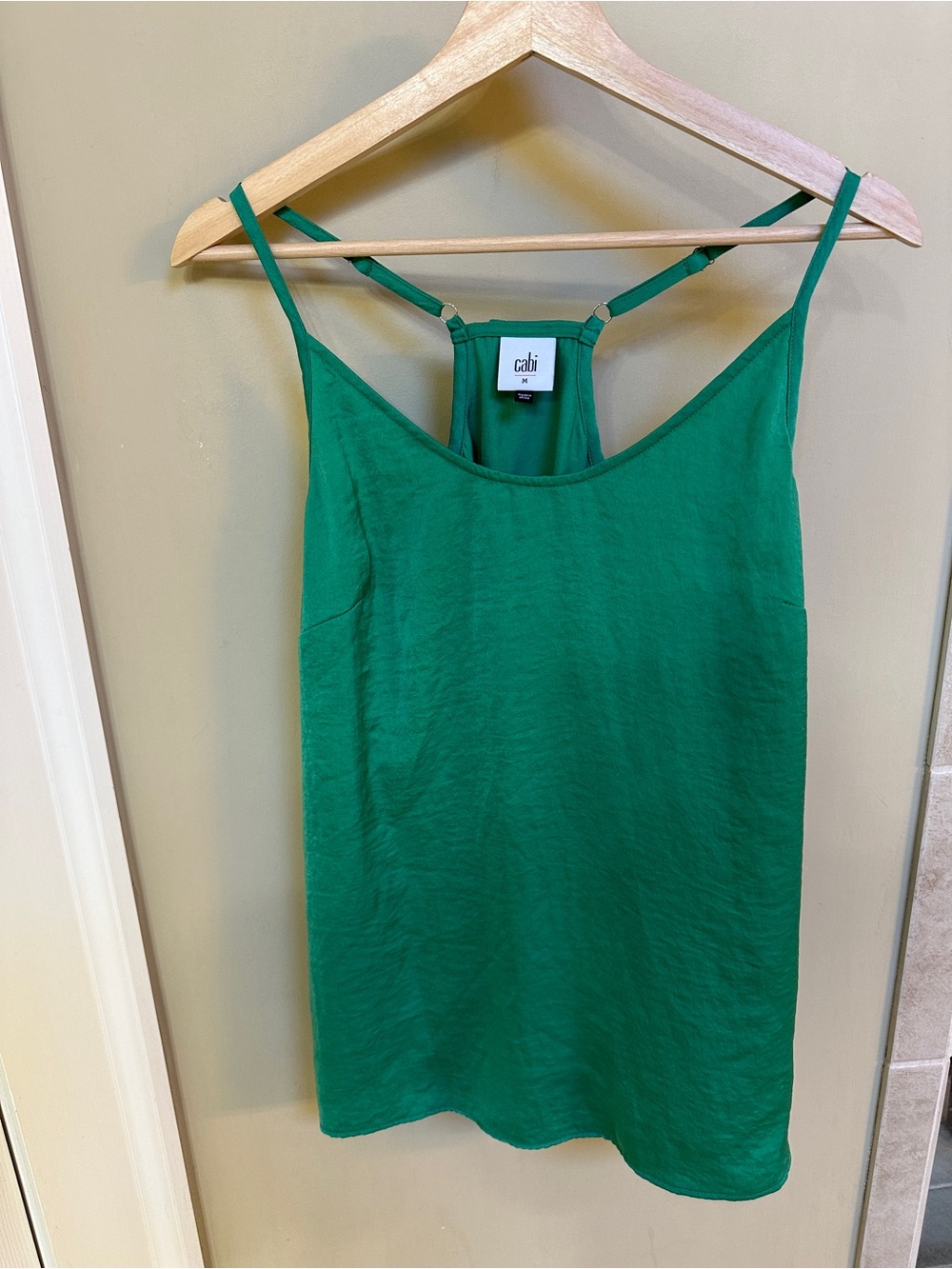 Cabi Green Ruffle Back Tank Top Trendy Flirty Summer Sleeveless Blouse M